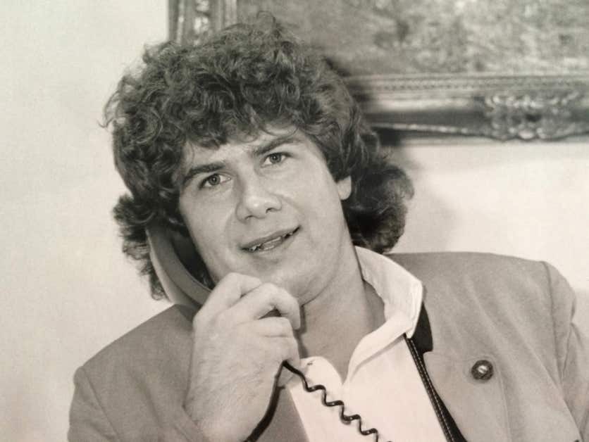 Immobilienmakler Osterried telefoniert 1984 in seinem Immobilienbüro in München